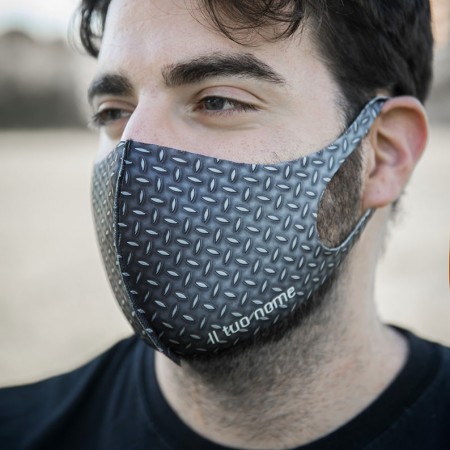 Mascherina dal design "Industriale"